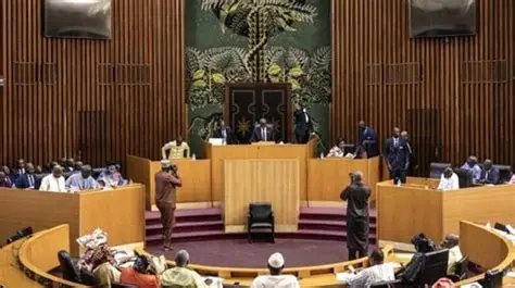 Réforme constitutionnelle au Sénégal : L'OPPOSITION DIT NON, DIOMAYE MISE SUR UN REFERENDUM